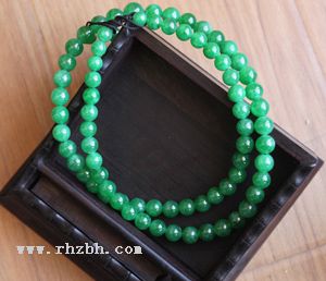 ��ɫ����